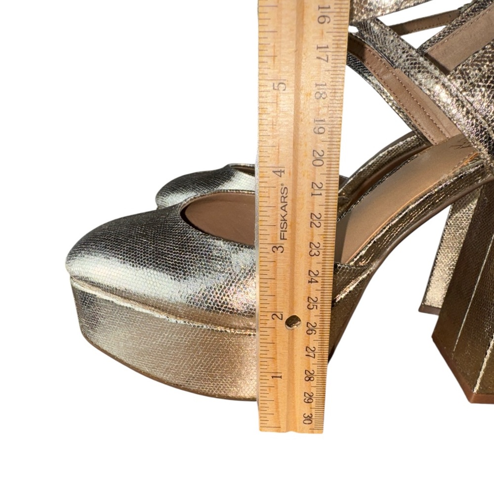NEW Chelsea & Violet Gold Mattie Metallic Platform Pumps Size 8 - Picture 4 of 5